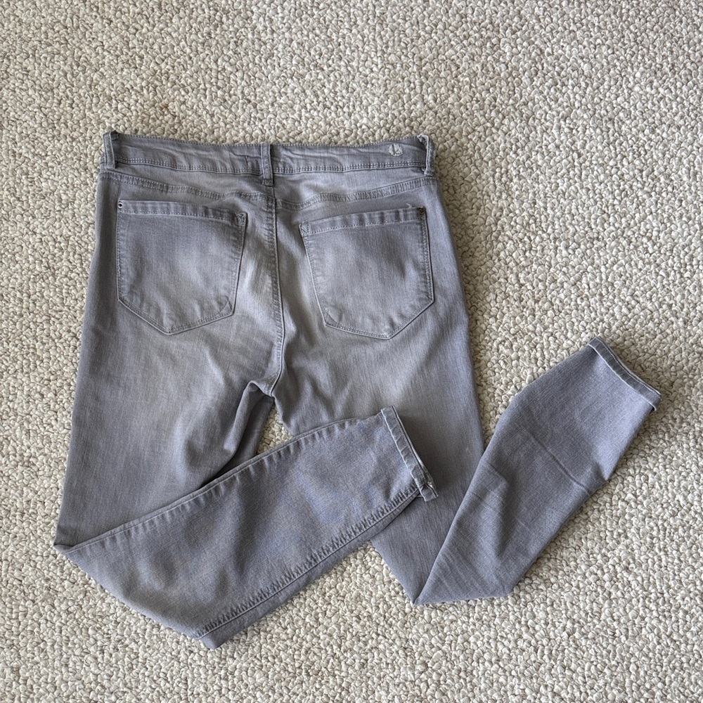Kensie Light Gray Skinny Jeans - Picture 7 of 9
